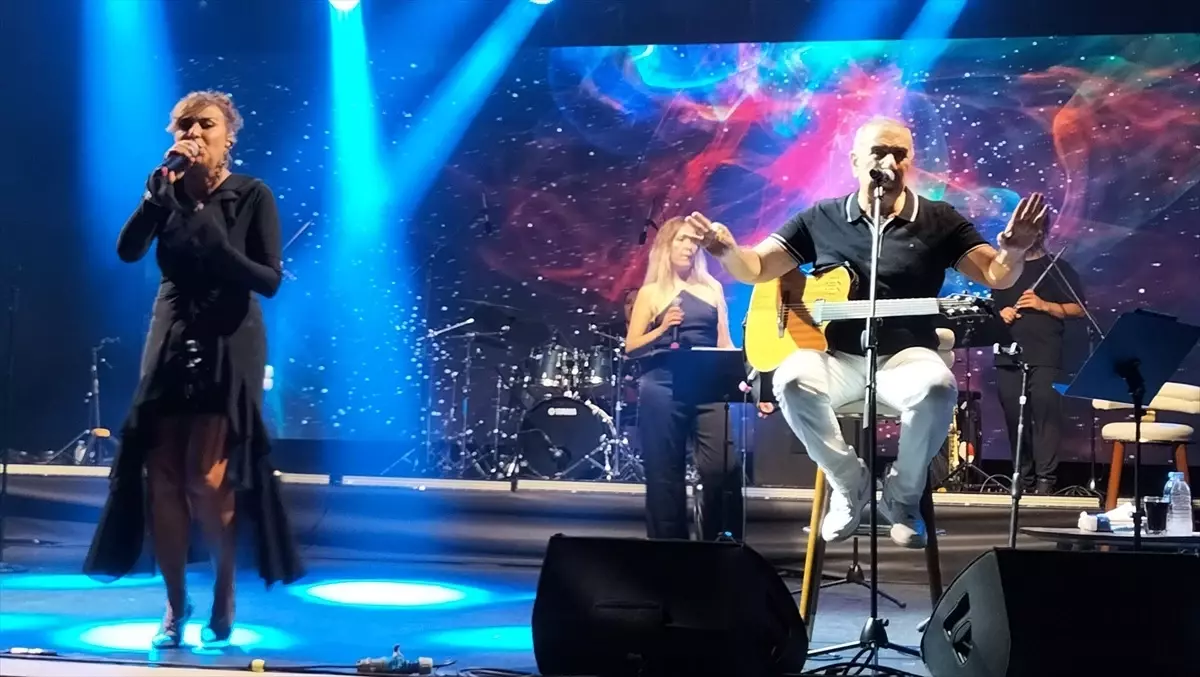 ozulku cifti manavgatta konser verdi As3hFxLc