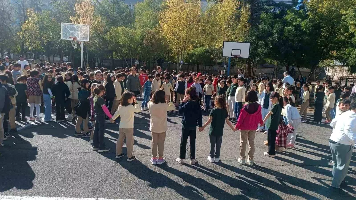 diyarbakirda ilkokulda gercegi aratmayan tatbikat 8Ek1E6qn.jpg